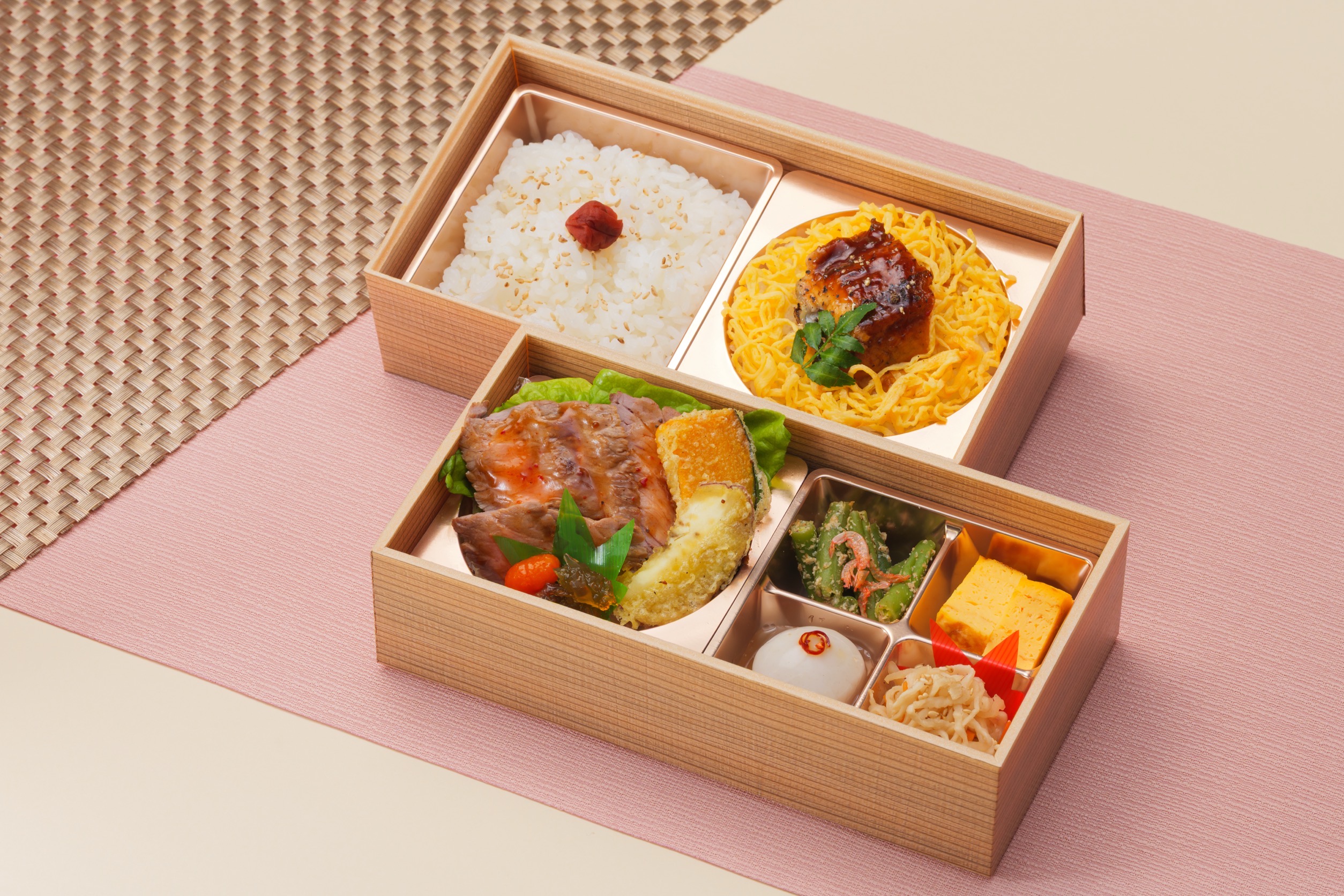 夏限定価格　鰻弁当登場