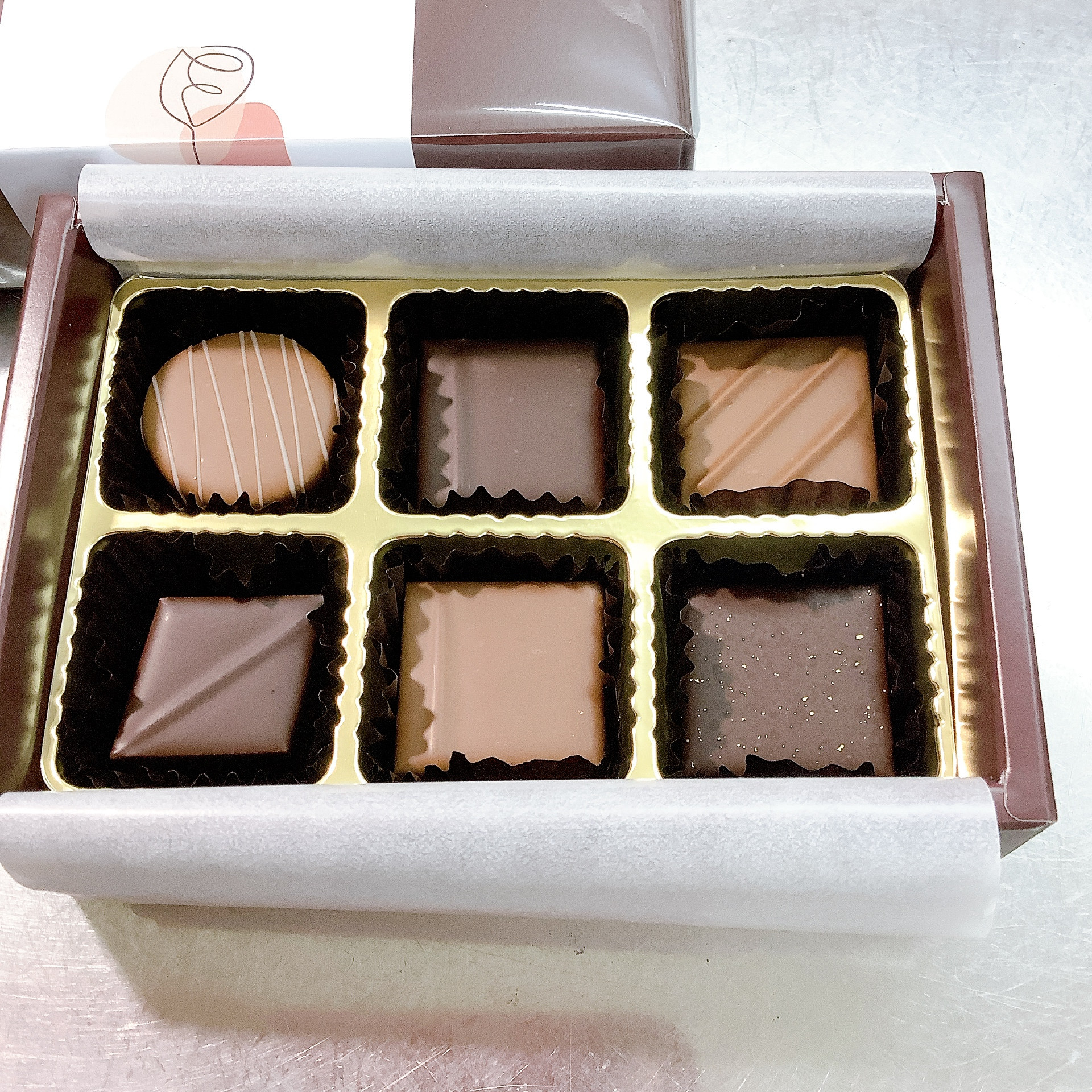 生チョコボンボン並びました。