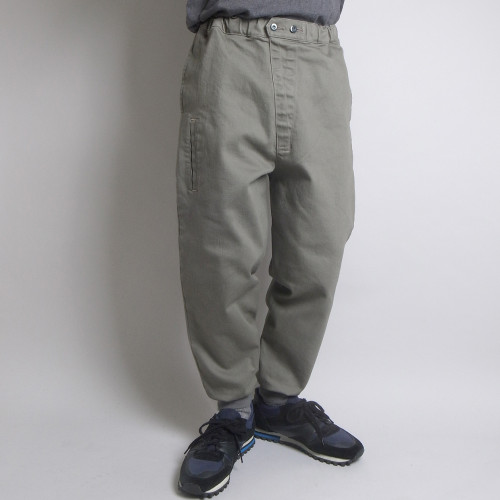 CS4204_GREYKHAKI01_21000YEN.jpg