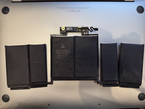 MacBookPro（A1989）バッテリー交換