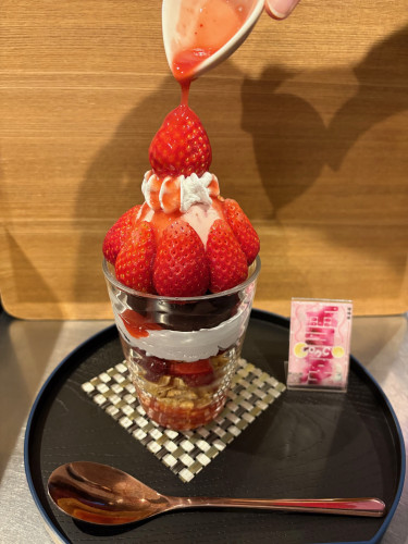 いちごチョコパイパフェ.jpeg