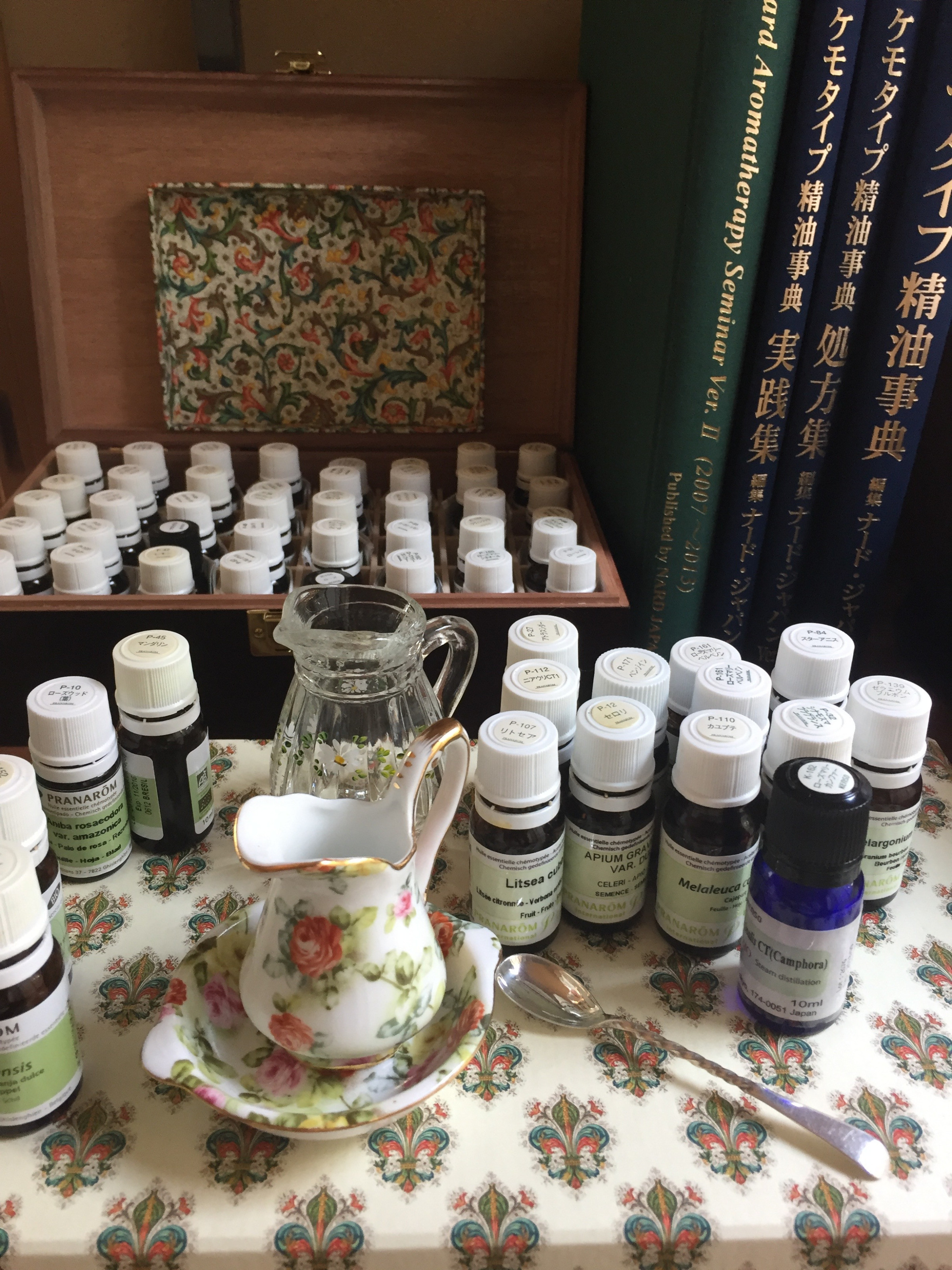 成分を理解し、体質に合わせて選ぶことで、 香りは癒しを超え、 毎日の暮らしを支える力になります。