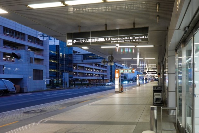 空港の高速バス乗り場