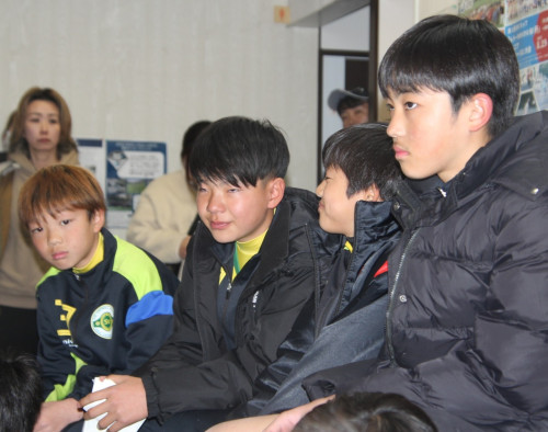 2024年度卒業セレモニー　泣き①.jpg