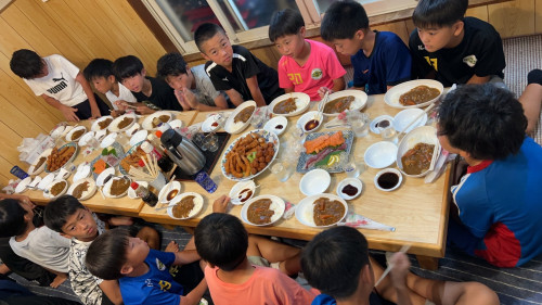 2025.8.1-3 U-12 広島　夕食時.jpg