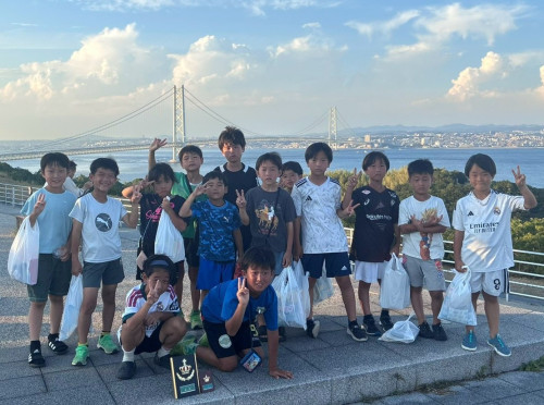 2026 U-9 キャンプ 優勝集合.jpg