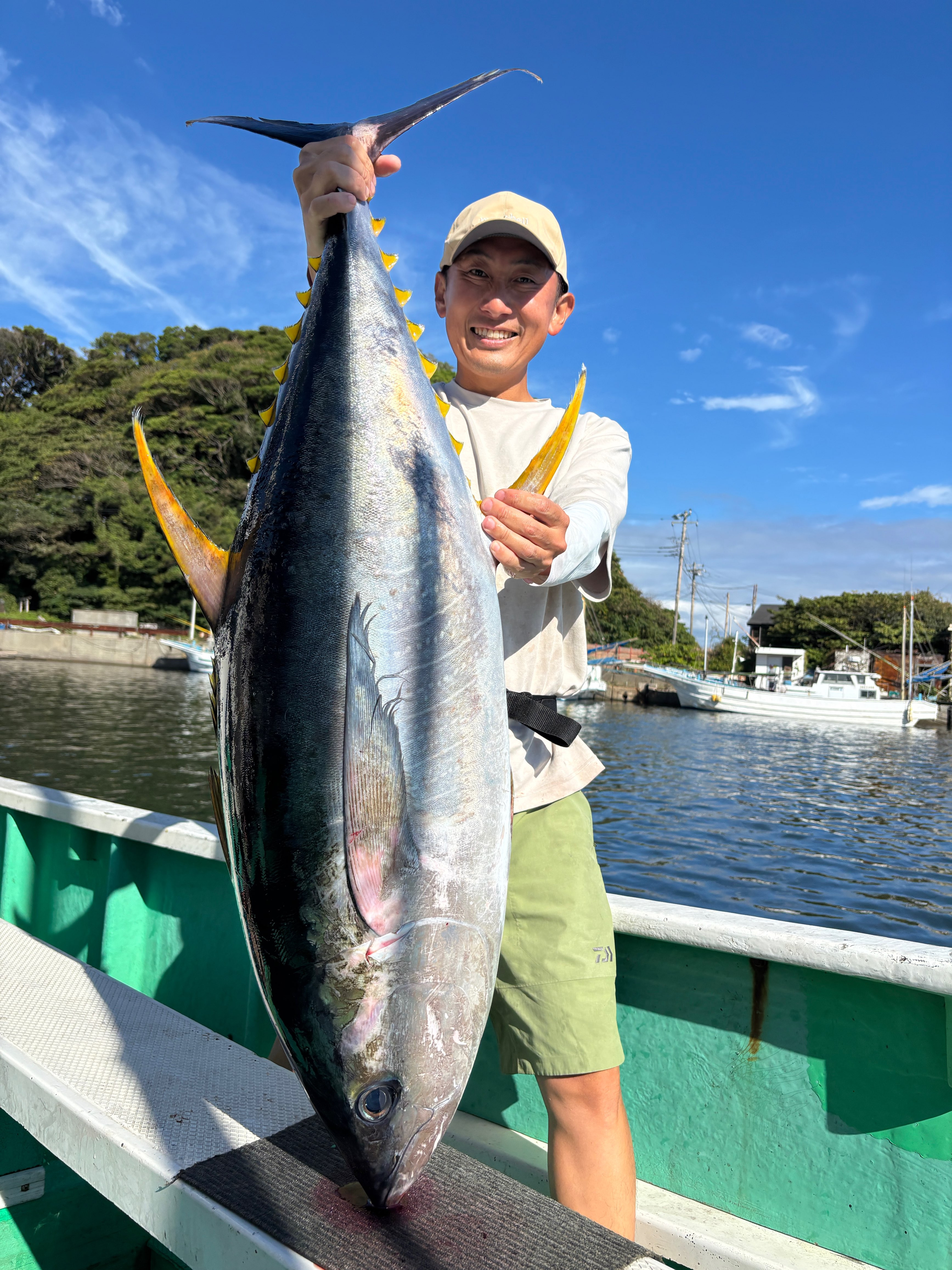 キハダ 2本‼️キメジ1本、カツオ少々