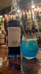 伊豆下田の白浜蒸留所で製造されているブルーキュラソー『Classic Blue Curacao  Solo』が入荷いたしました。（桜木町店）