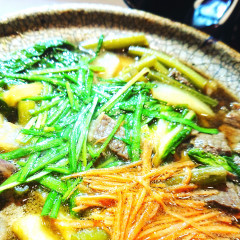 自然なエゾシカ肉と安心野菜のうまみと栄養たっぷり鍋(カレー風味にもできます)