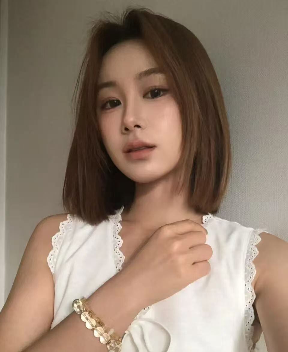 新人スタッフのなつみが入店いたしました。出勤日 ・12月22日（月） ・12月29日（月）