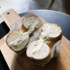 《数量限定》メープルウォルナッツクリームチーズサンド