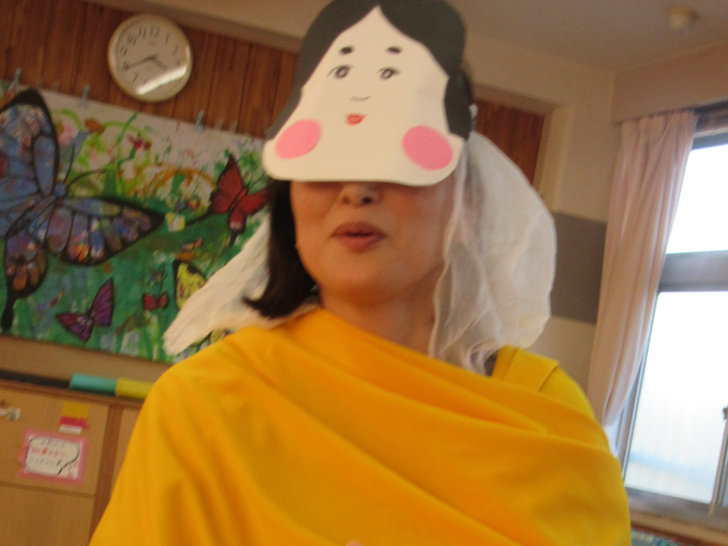 福の神が来て花吹雪をまいたら　オニがやさしい顔になりました