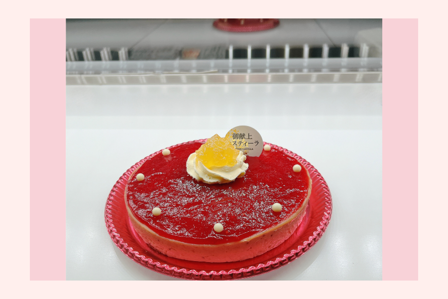 白桃と苺のチーズケーキ