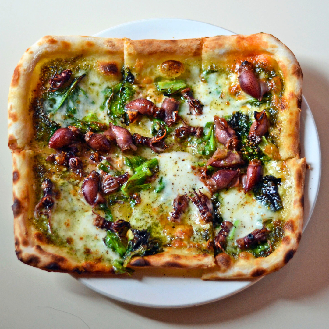 「ホタルイカと菜ノ花のピザ」のご紹介