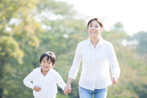 親子と自然.jpg