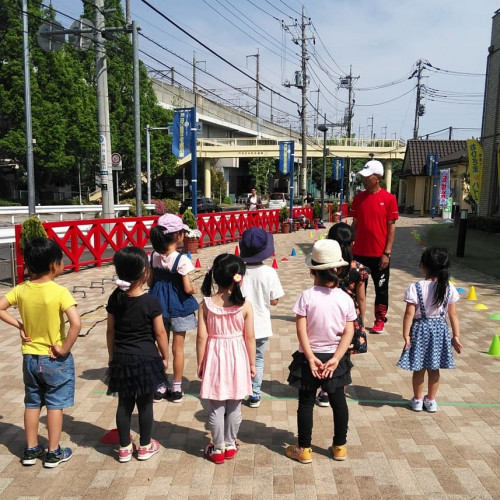 住宅展示場8人.png