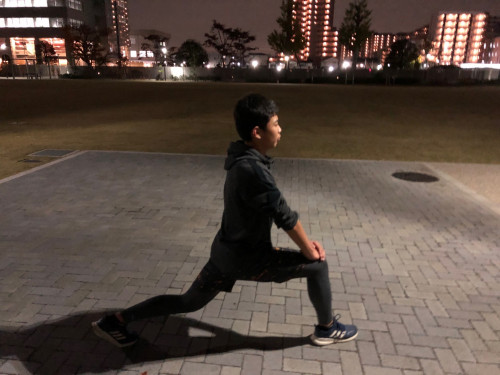 股関節の柔軟.jpg