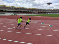 120ｍモモ上げ走.jpg