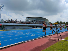 女子1000ｍ芽以の飛び出し.jpg