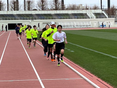 2000m1組目1周.jpg