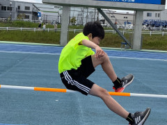 颯太高跳び.jpg