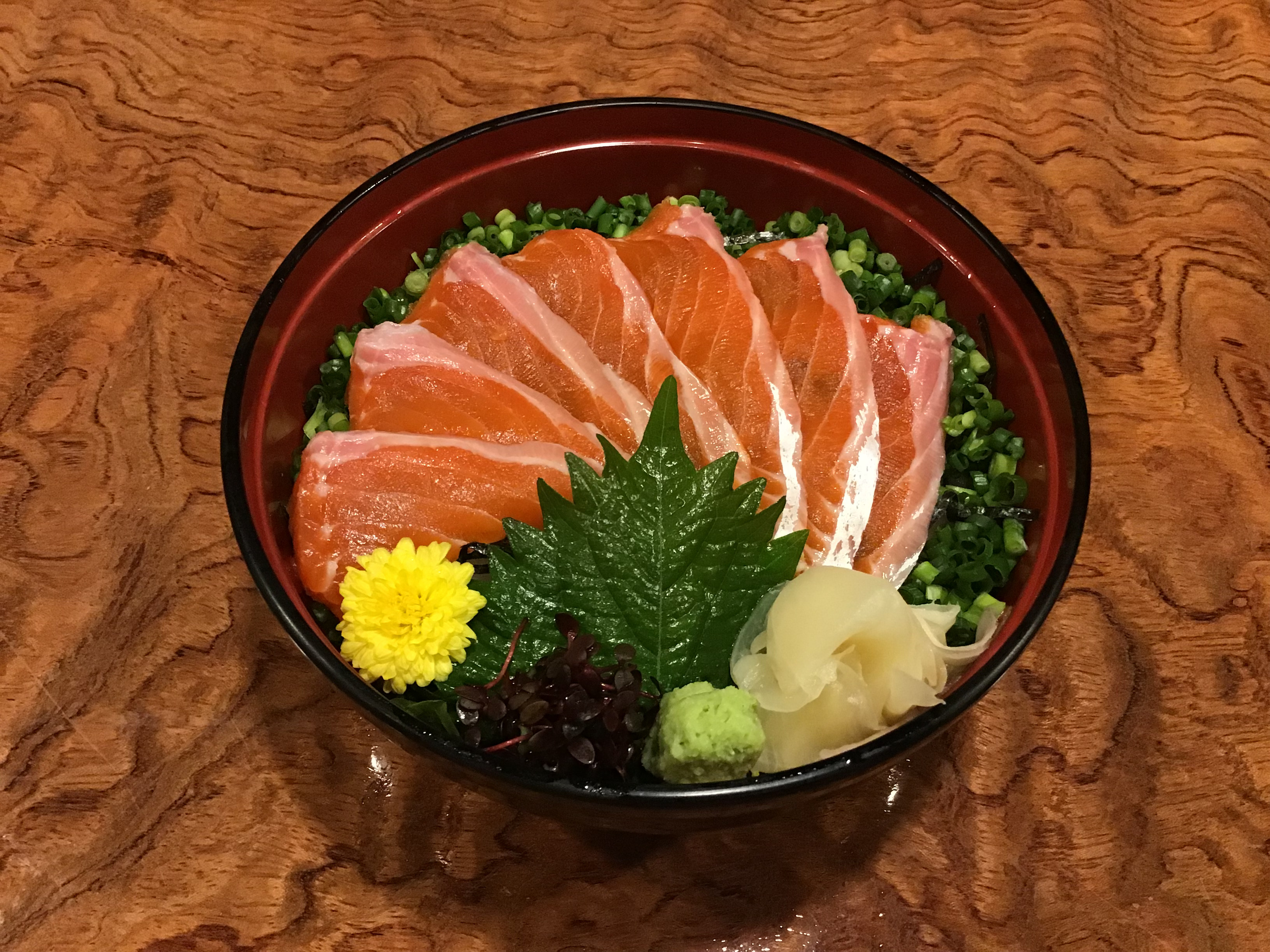 信州サーモン漬け丼 御食事処 咲くら