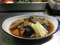 国産牛スジ肉の筑前煮弁当