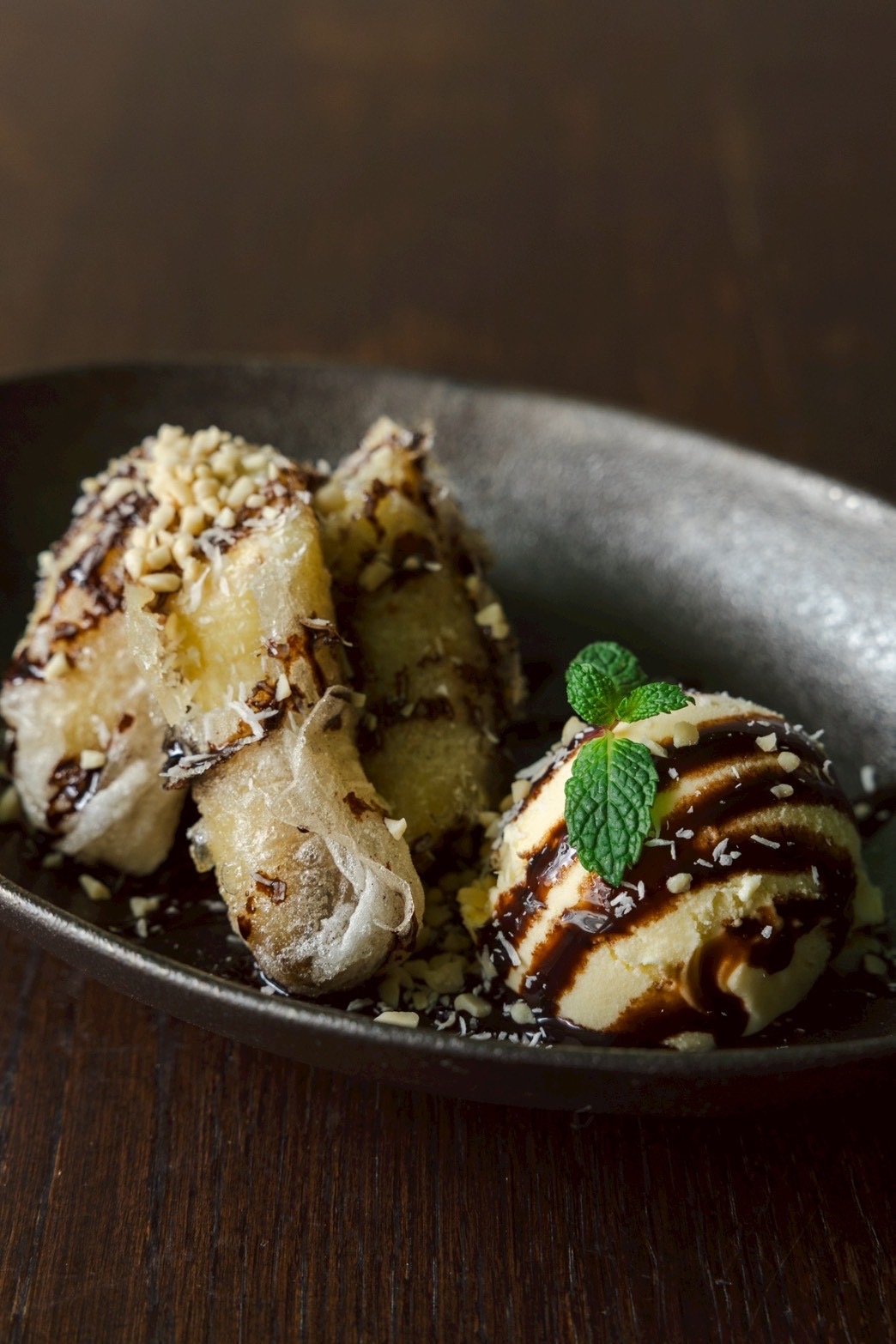 揚げバナナ　バニラアイス添え