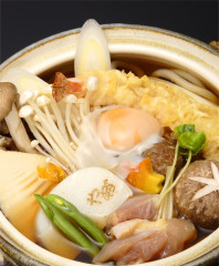 【熱々の土鍋で頂く】鍋焼きうどん