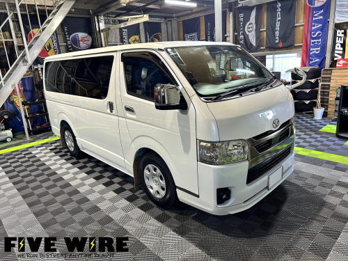 8型ハイエースにオーサーIGLA ALARM！