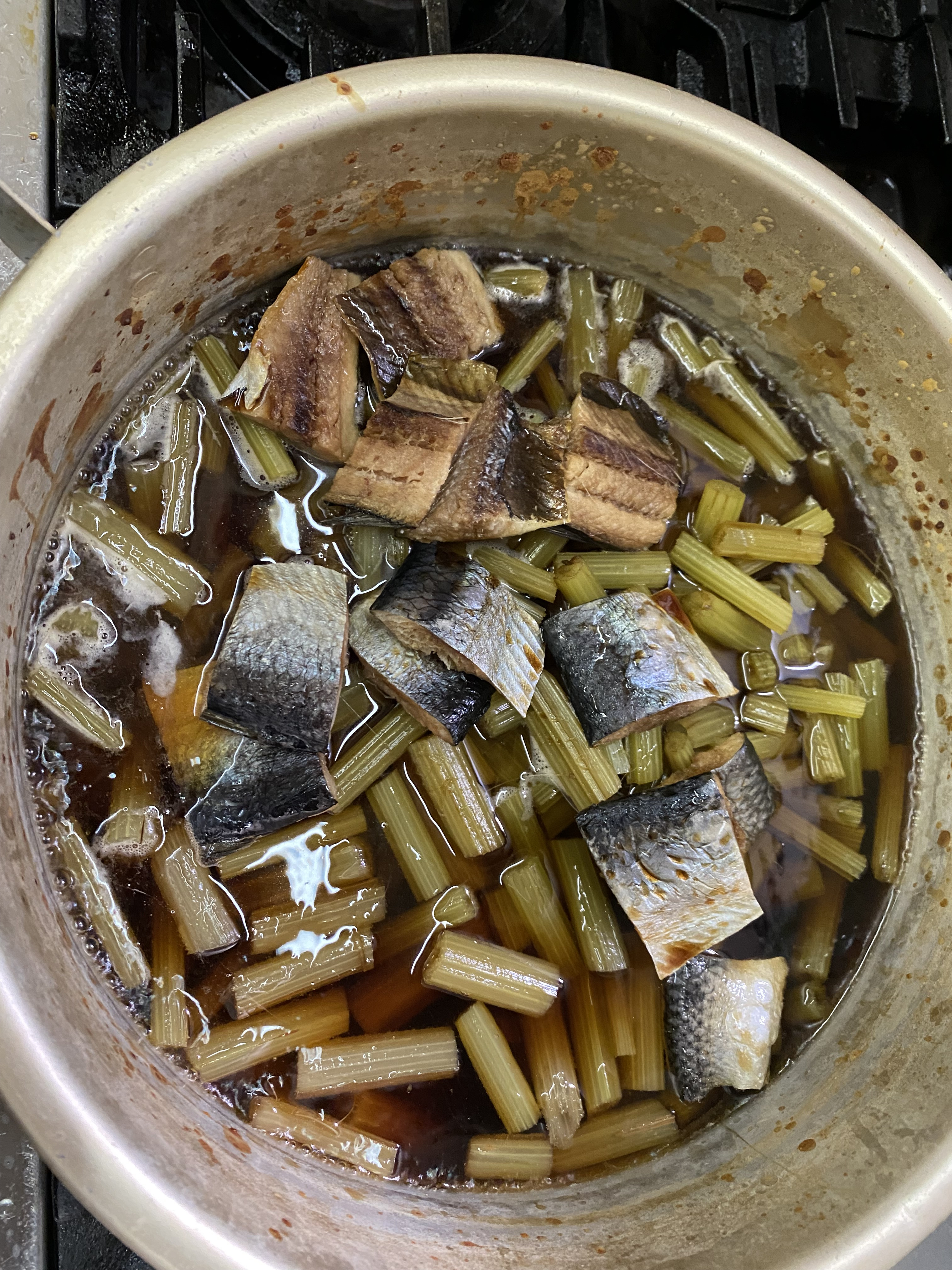 【富山の山幸】朝採れフキと磨きニシンの煮物ができました！