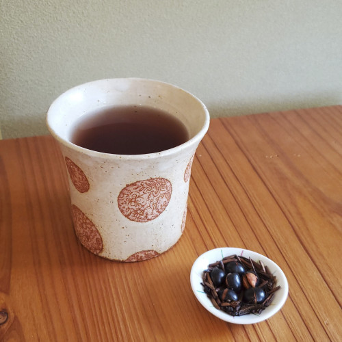【季節限定】 黒豆入りほうじ茶 はじまりました