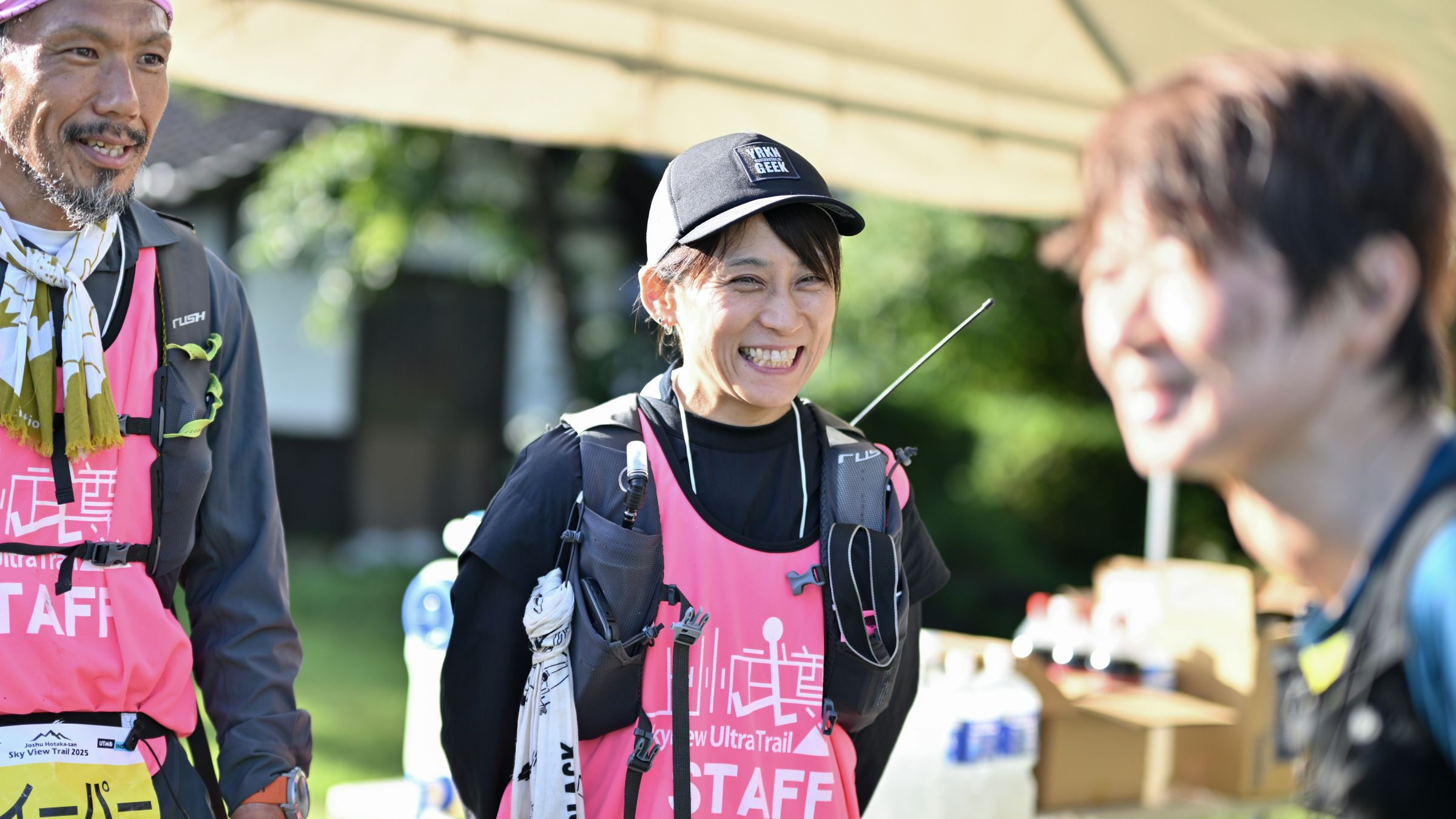 エイドステーションで活動するボランティア