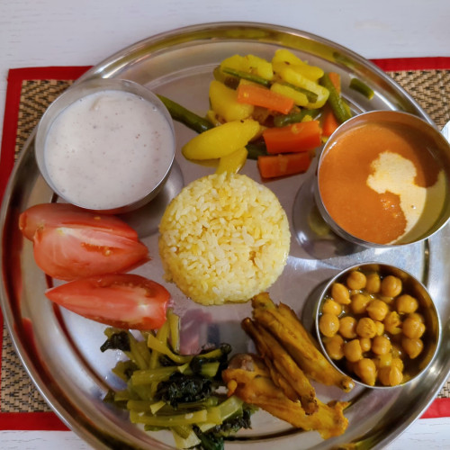 カレーランチ　紅茶飲み放題付