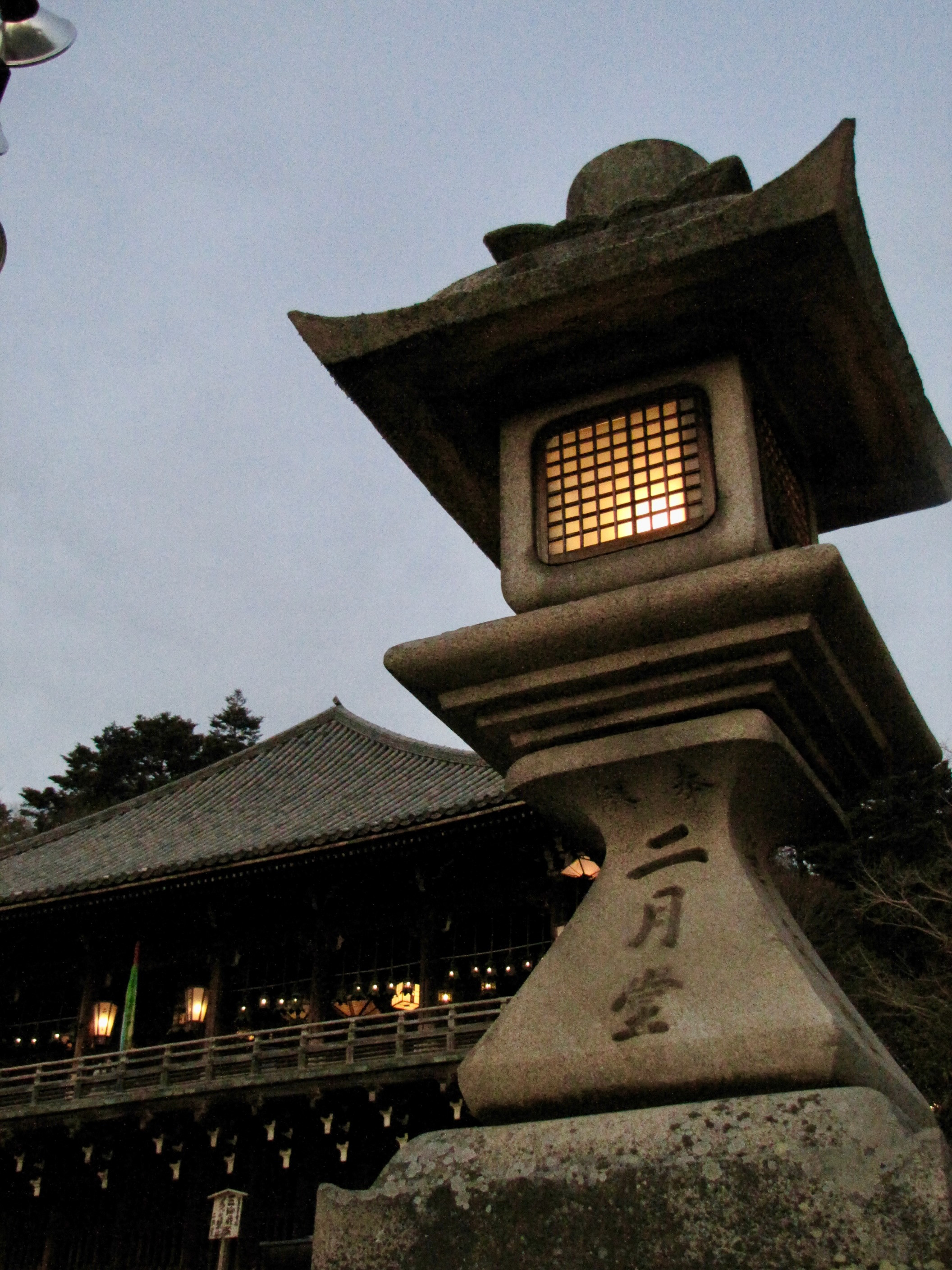 【東大寺二月堂で昔ながらの盆踊り｜9月17日「十七夜」】