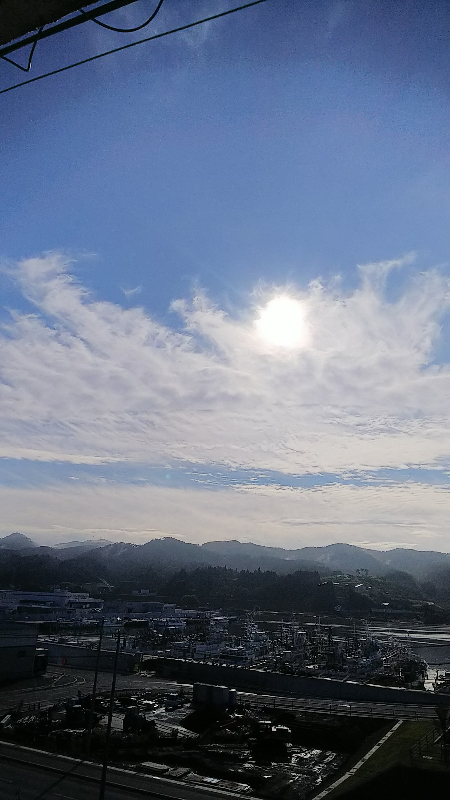 明日の海の日も午前１０時頃からお店開けます！