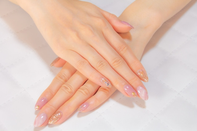 Newシルクのような透明感♪再生ハンドケアコース予約開始