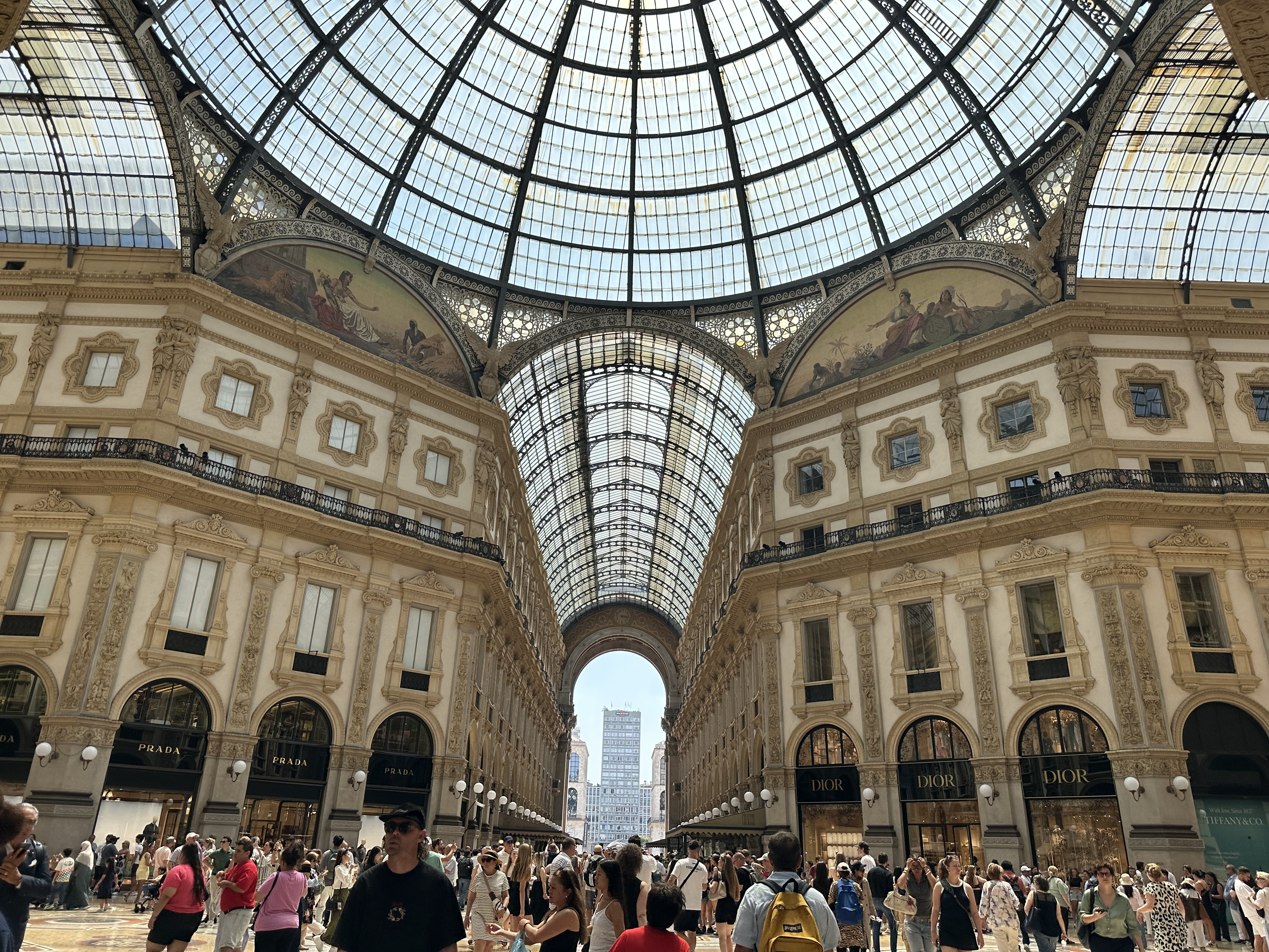 イタリア現地の景色／買付の様子