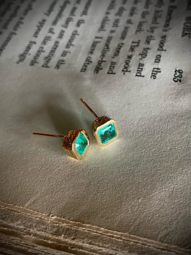 エメラルドピアス