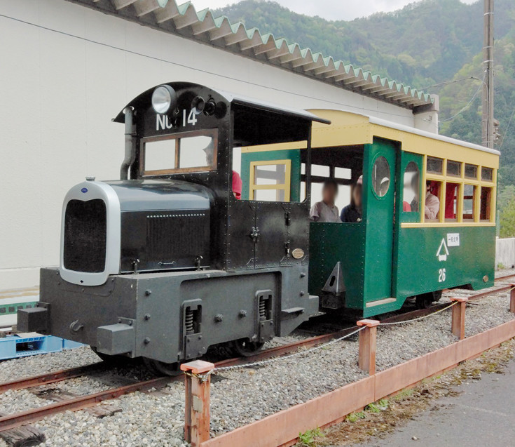 ガソリンカー運行