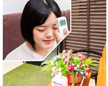 入口には消毒用のアルコールスプレーを設置しました。他にも感染予防は徹底しておりますので安心してご来院ください