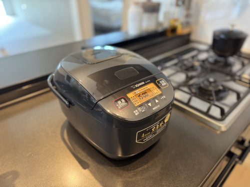 炊飯器　Rice cooker