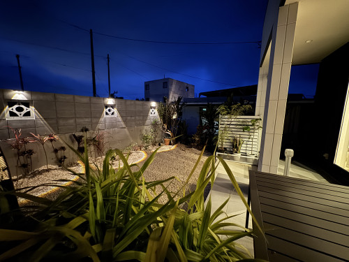 庭　Garden