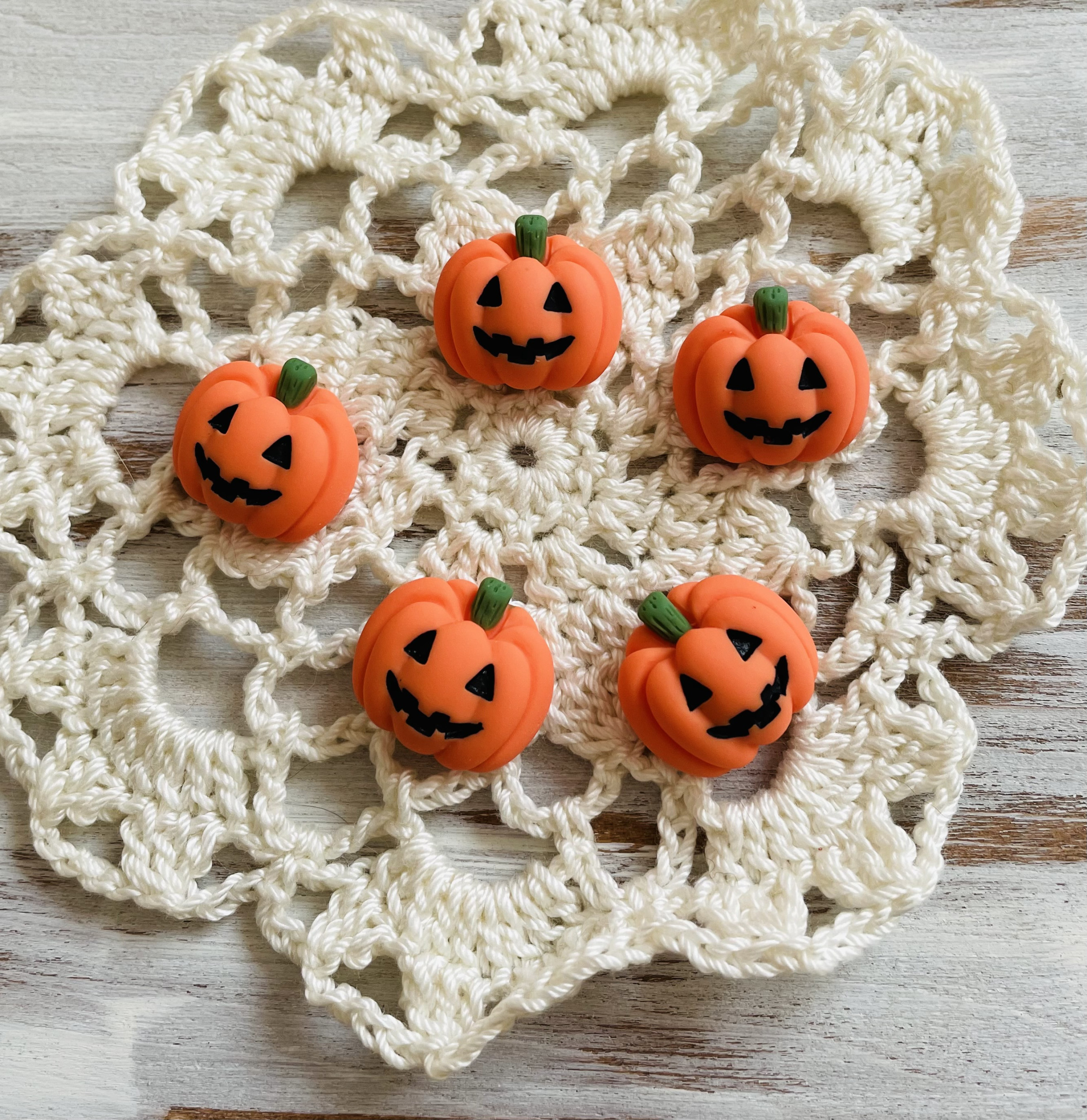 ハロウィン材料　販売しています。お早めに！