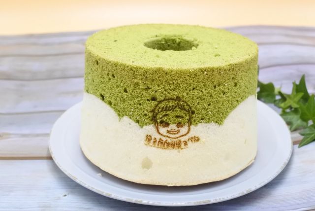緑色のシフォンケーキ