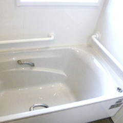 F-03　介護保険の活用で、浴室への段差を無くして手すりを設置！