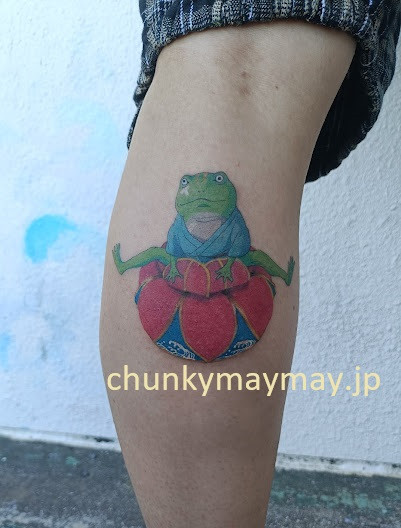 花笠と、千と千尋の神隠しよりカエルさん