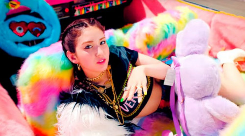 korean-canadian-singer-jeon-somi-a-former-member-of-the-now-defunct-group-i-o-i-has-recently-debuted-as-a-solo-act.jpeg