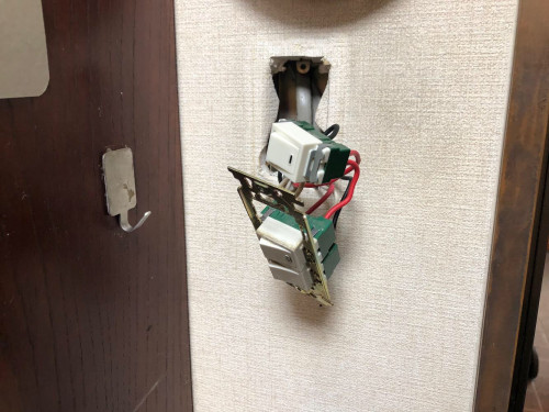E33CF408-D418-4F95-B28C-7DF6988F2163.png