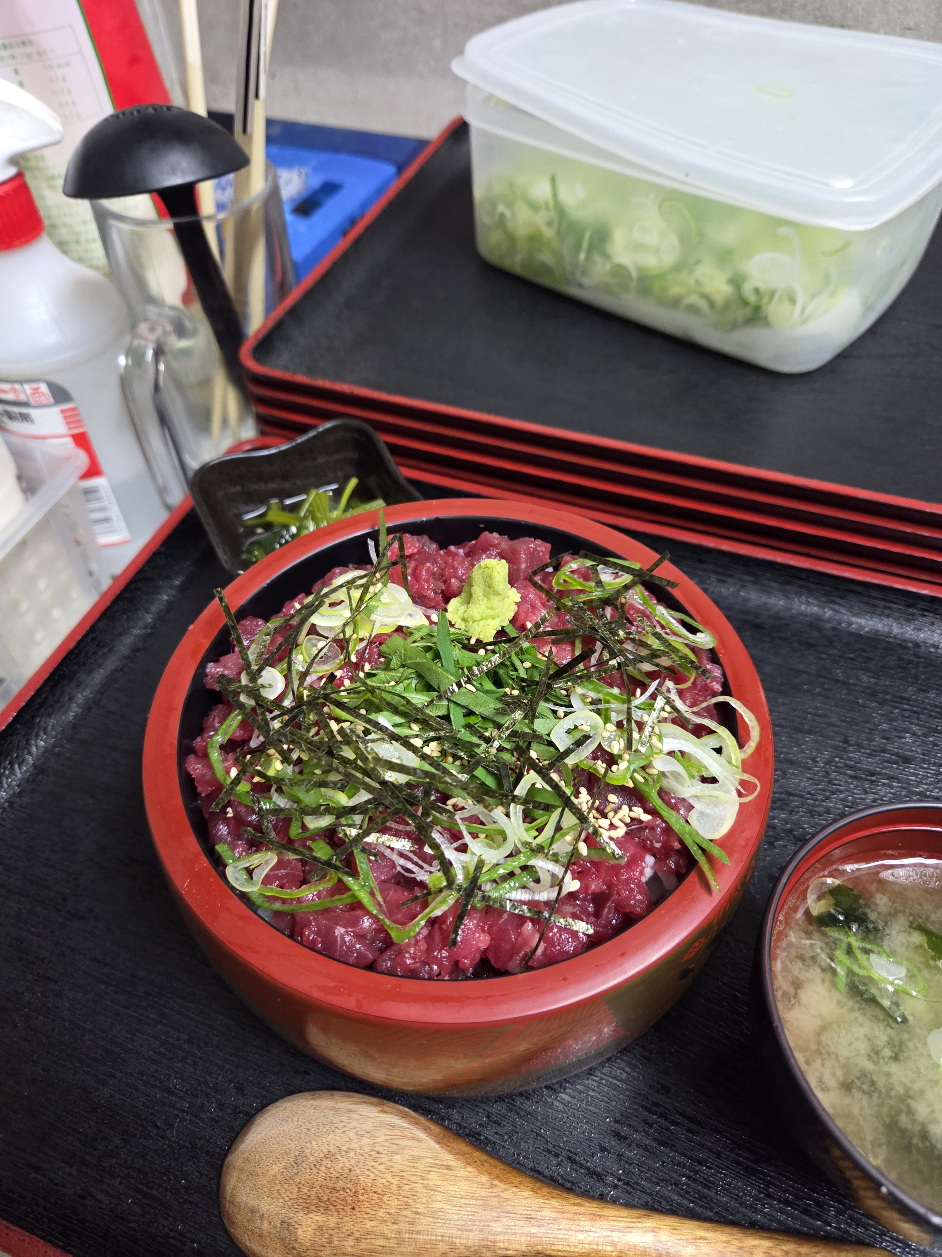 まぐろたたき丼定食